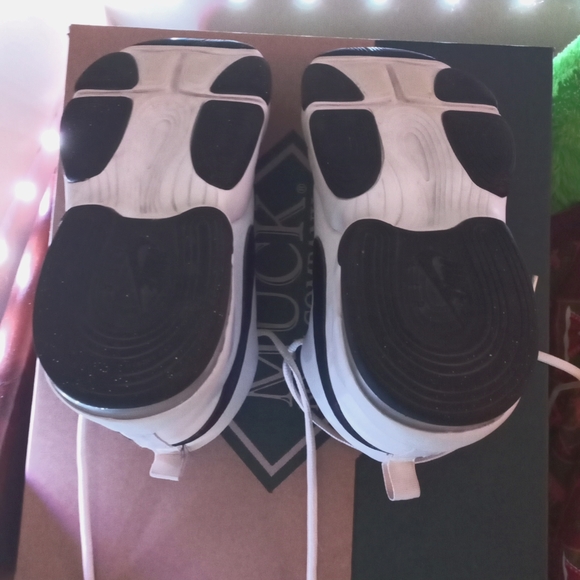 Pair of Nike Force | High top | Basketball shoes - Picture 5 of 5